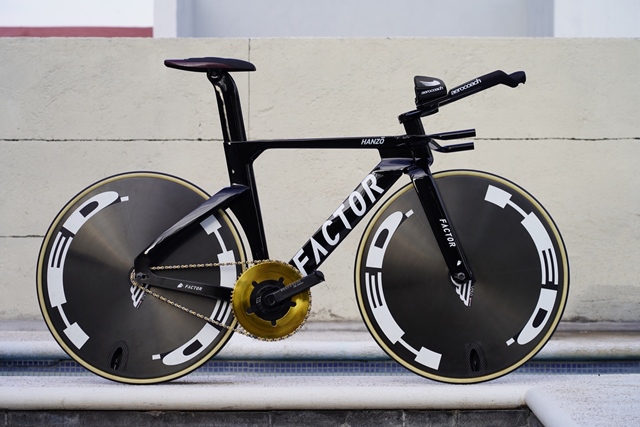 Bicicleta alex dowsett record hora factor
