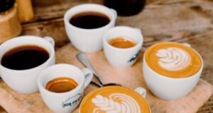 La cafeína puede ser beneficiosa para el ciclista. Foto: Unplash