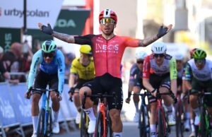 Ewan venciendo por segunda vez en 2025. Foto: INEOS GRENADIERS/@INEOSGrenadiers