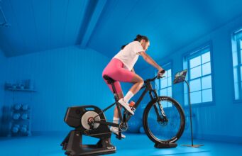 El cambio virtual de Zwift llega a los rodillos inteligentes Tacx NEO